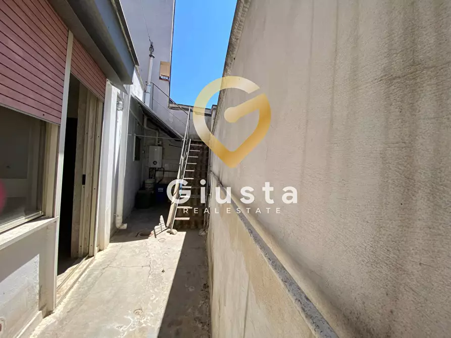 Immagine 18 di Casa semindipendente in vendita  in Via Giuseppe Trono 205 a Mesagne