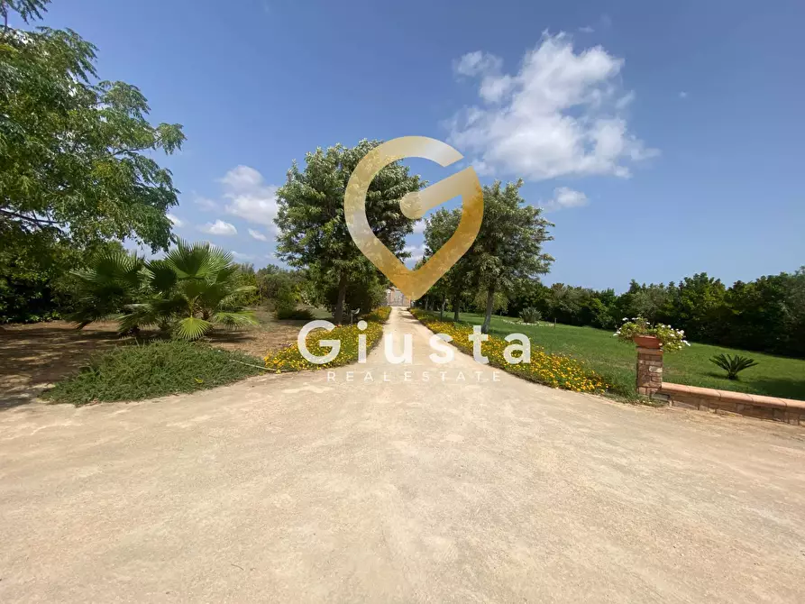 Immagine 1 di Villa in vendita  in Contrada Torricella Sn a Brindisi