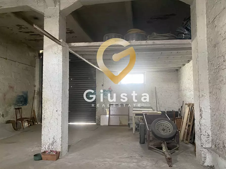 Immagine 37 di Casa indipendente in vendita  in via  Ponte Ferroviario 23 a Brindisi