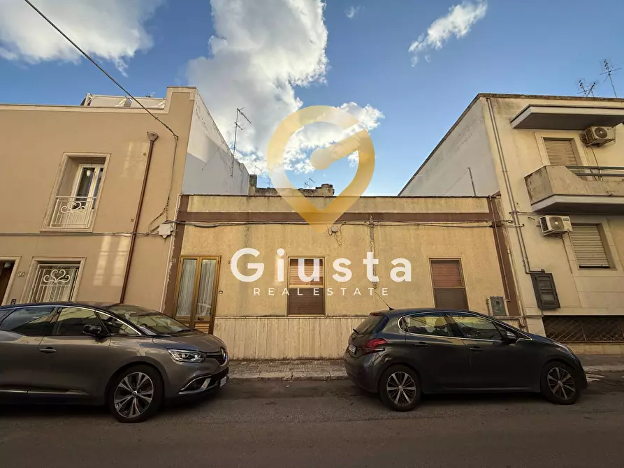 Immagine 1 di Casa indipendente in vendita  in Via Monte San Michele 31 a Brindisi