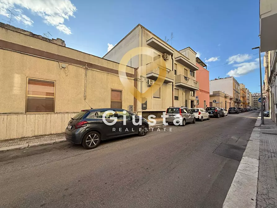Immagine 3 di Casa indipendente in vendita  in Via Monte San Michele 31 a Brindisi