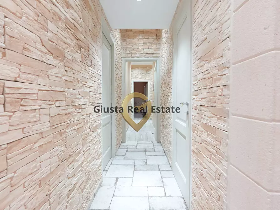 Immagine 8 di Casa indipendente in vendita  in Piazza Unità D'Italia 3 a Mesagne