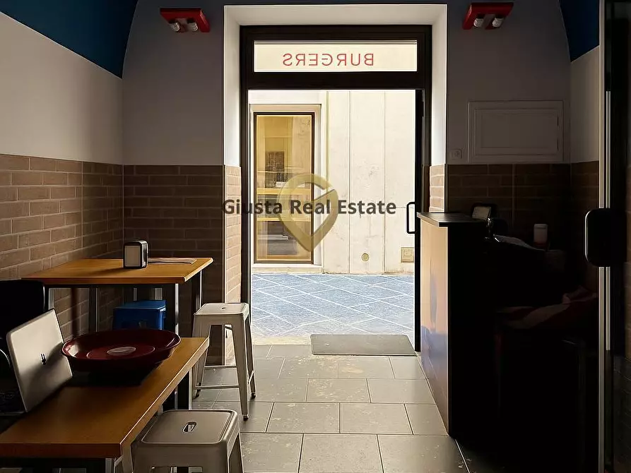 Immagine 6 di Attività commerciale in affitto  in Via Dè Catignano 3-5 a Brindisi