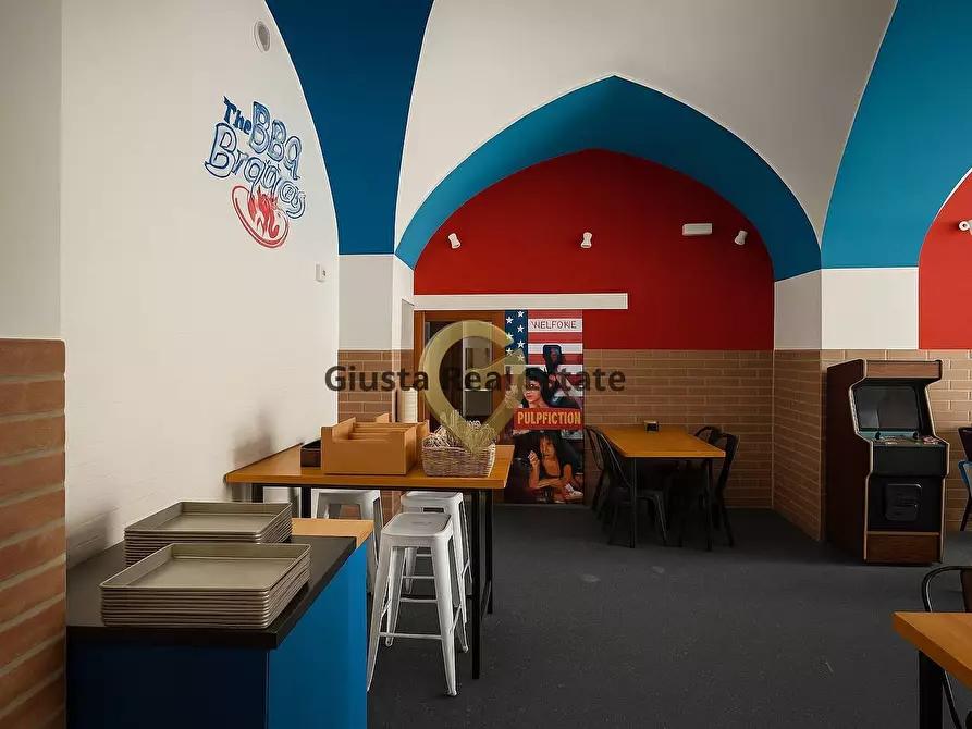 Immagine 10 di Attività commerciale in affitto  in Via Dè Catignano 3-5 a Brindisi