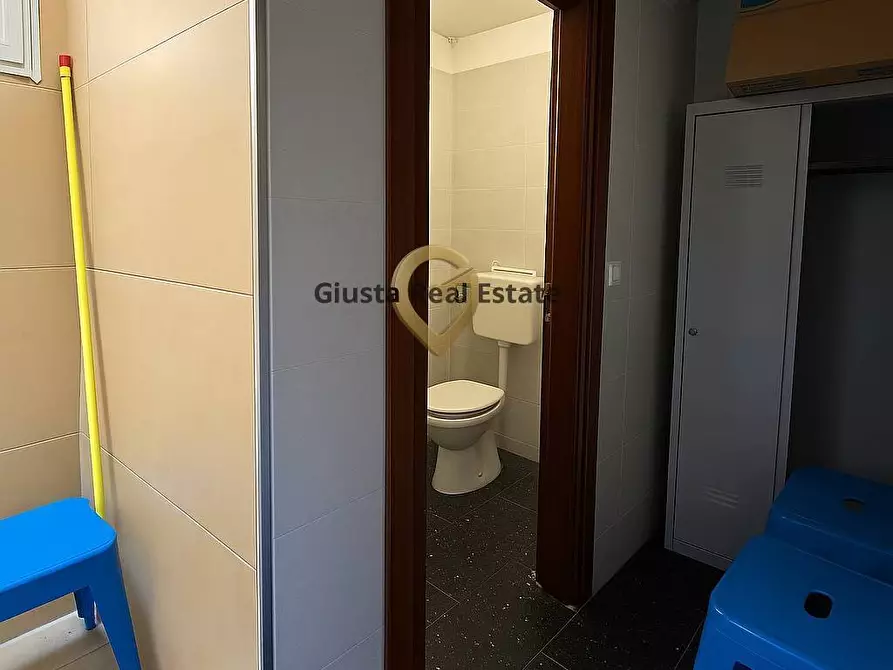 Immagine 16 di Attività commerciale in affitto  in Via Dè Catignano 3-5 a Brindisi
