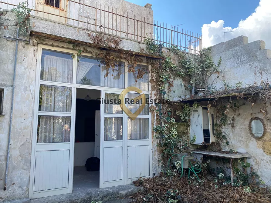 Immagine 14 di Casa indipendente in vendita  in Via Francesco Petrarca 8/10/12 a San Pietro Vernotico