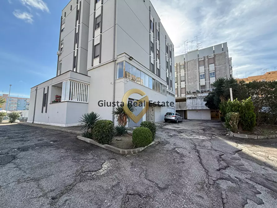 Immagine 3 di Appartamento in vendita  in Via Andrea Mantegna 1 a Brindisi