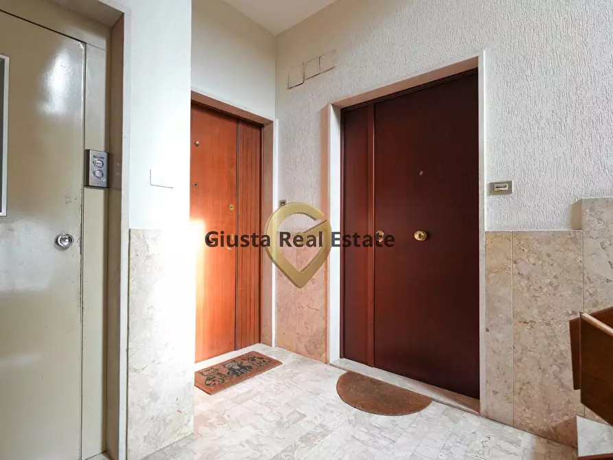 Immagine 3 di Appartamento in vendita  in Viale Commenda 17 a Brindisi