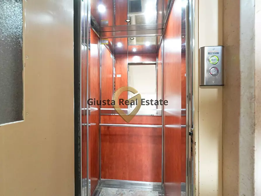 Immagine 21 di Appartamento in vendita  in Viale Commenda 17 a Brindisi