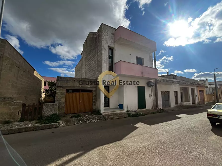 Immagine 1 di Appartamento in vendita  in Via Giovanni Pascoli 14 a Presicce-Acquarica