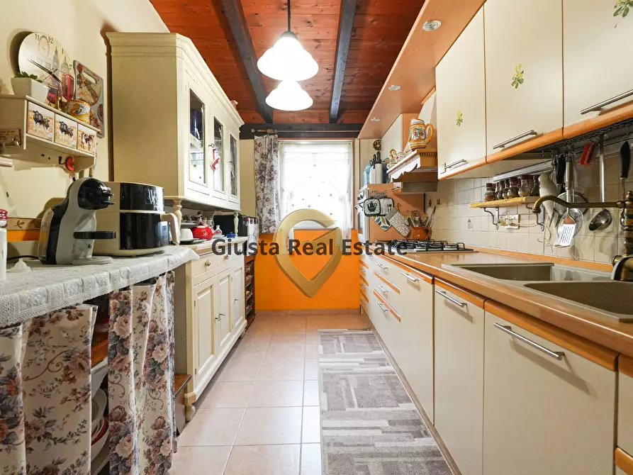 Immagine 19 di Appartamento in vendita  in via Val d'Aosta 8 a Mesagne