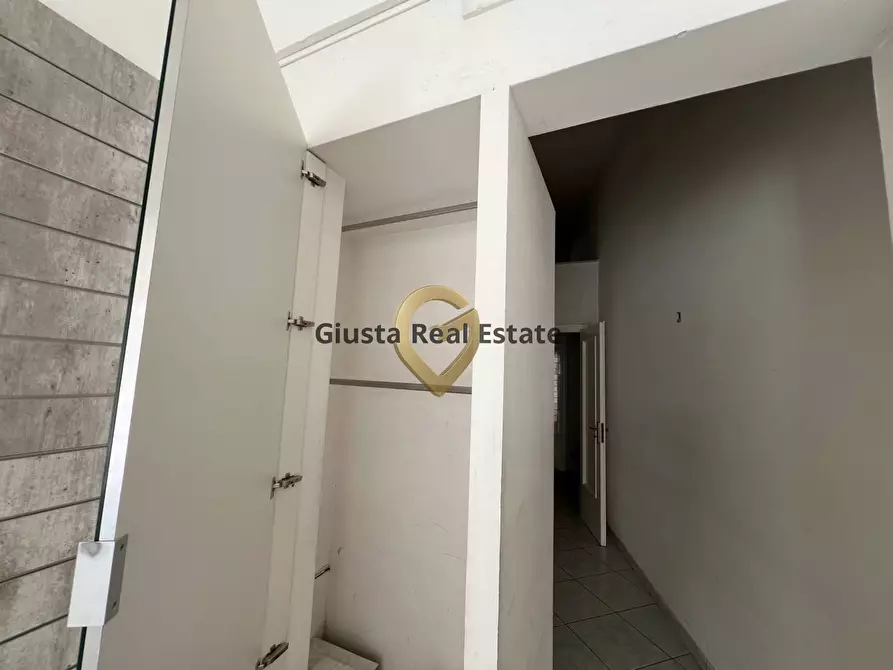 Immagine 10 di Attività commerciale in vendita  in Via Marconi 88 a Mesagne