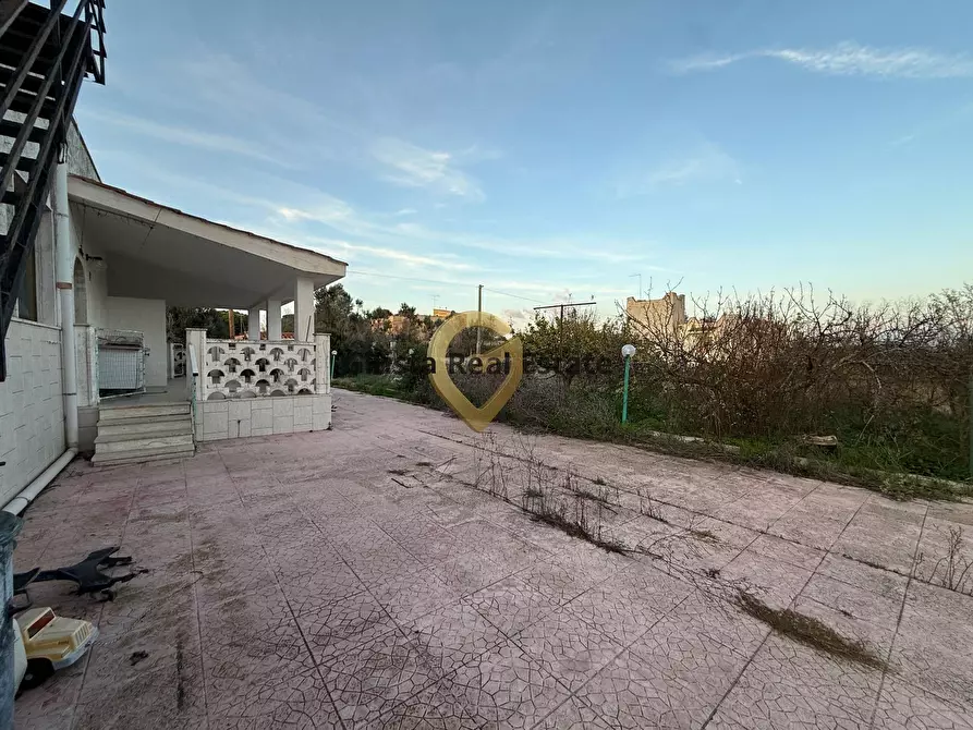 Immagine 21 di Villa in vendita  in Strada Dei Vini 16 a Brindisi