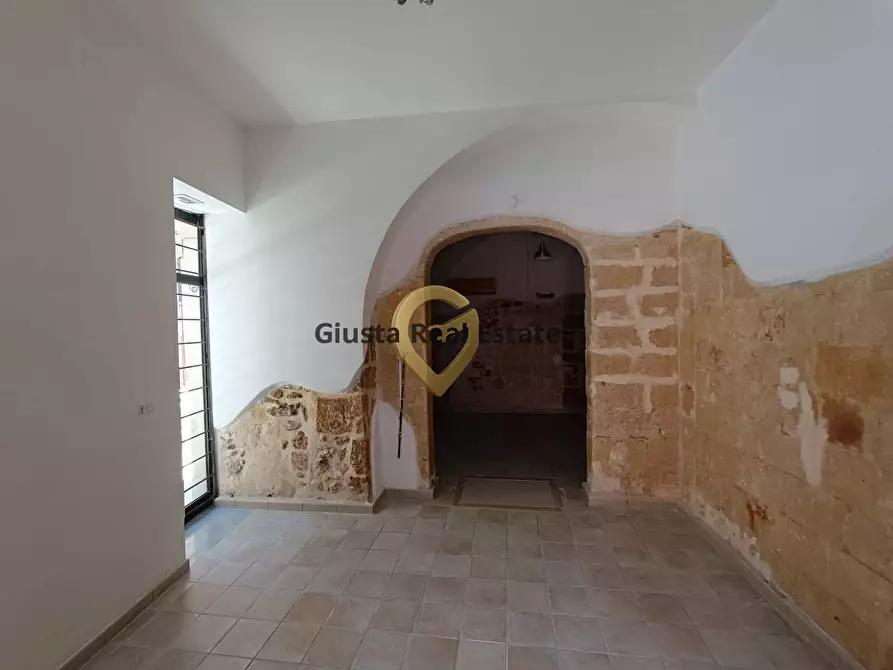 Immagine 7 di Locale commerciale   in Via Mazzini 1 a Brindisi