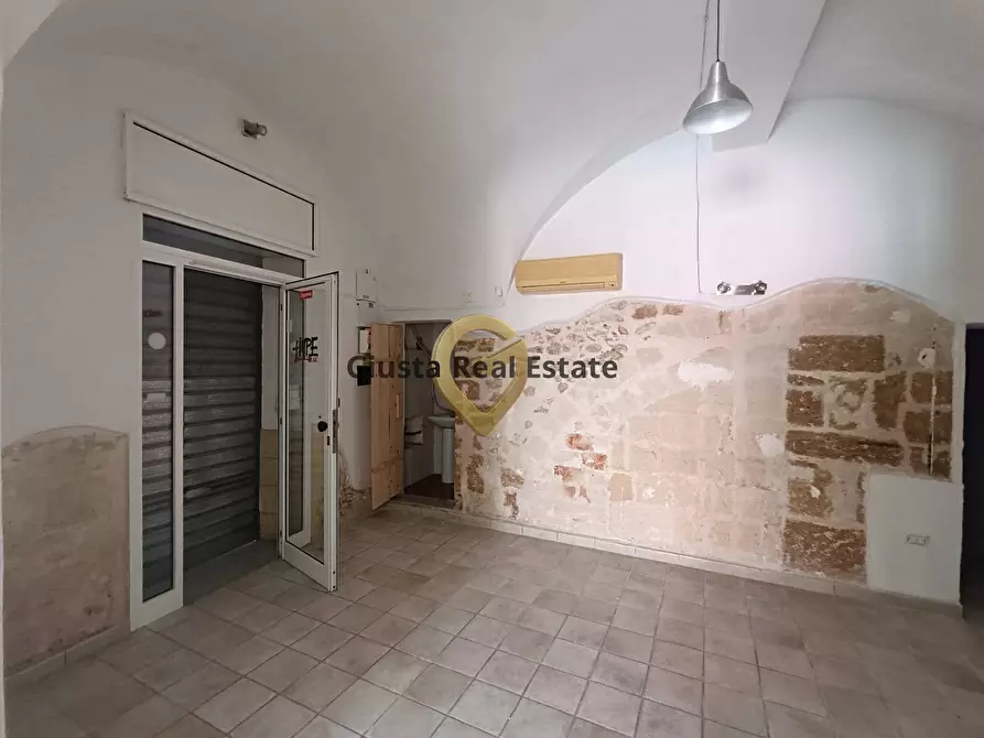 Immagine 9 di Locale commerciale   in Via Mazzini 1 a Brindisi