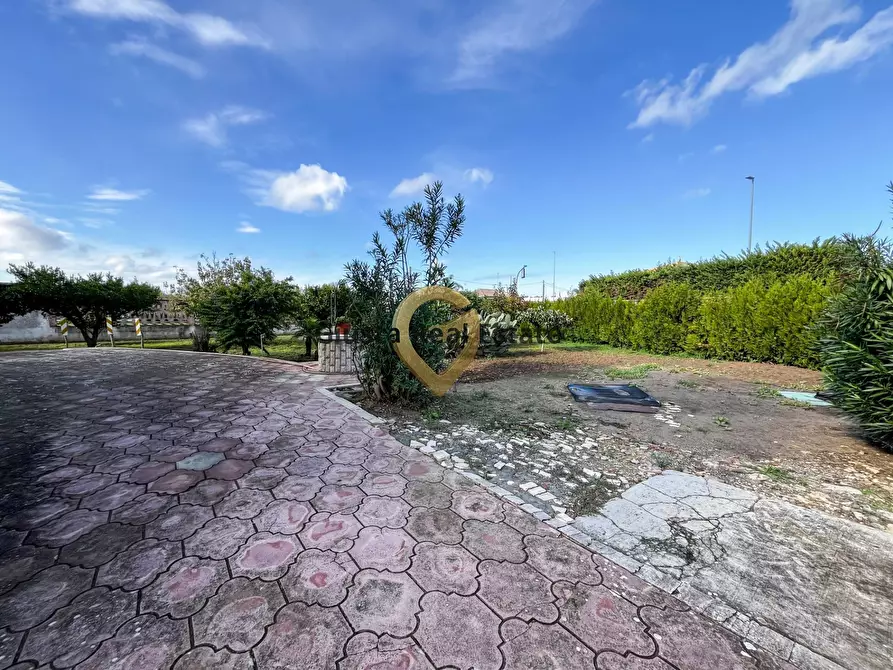 Immagine 6 di Villa in vendita  in Via Papa Giovanni XXIII a San Pietro Vernotico