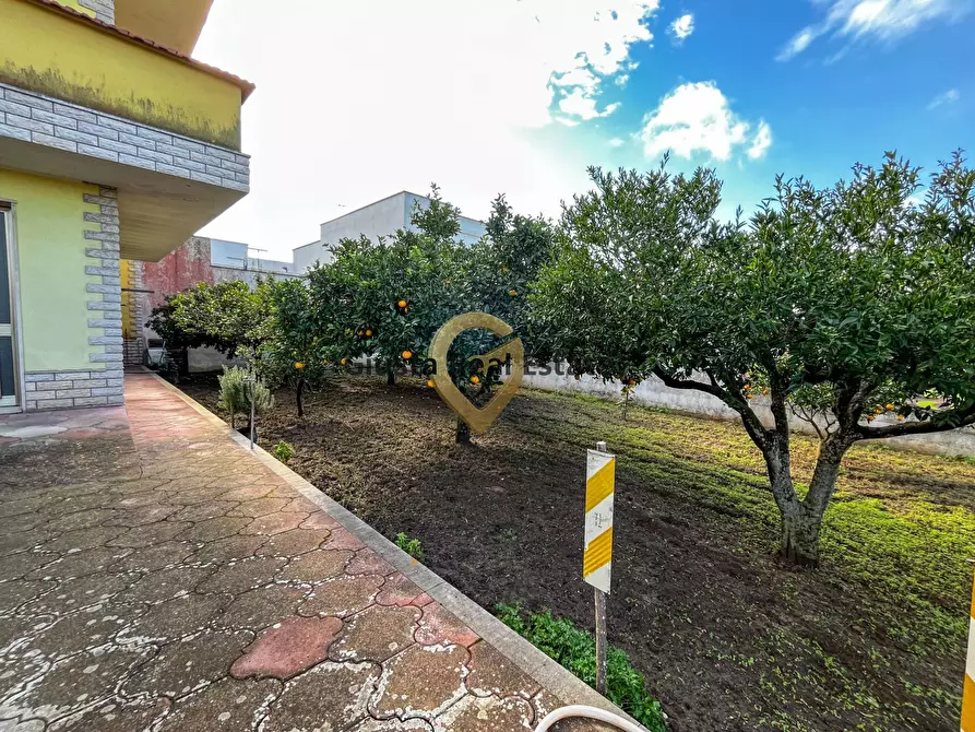 Immagine 9 di Villa in vendita  in Via Papa Giovanni XXIII a San Pietro Vernotico