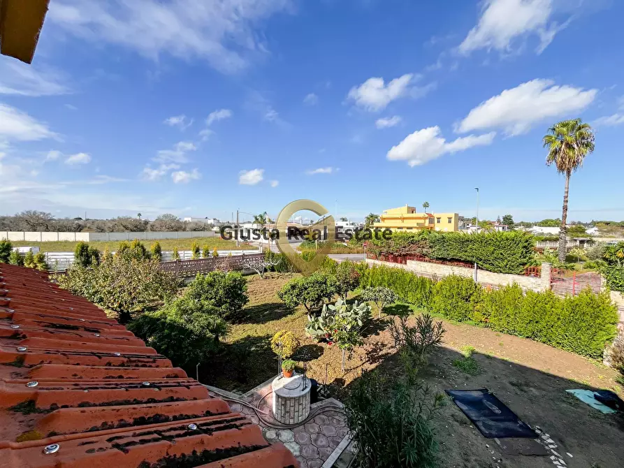 Immagine 28 di Villa in vendita  in Via Papa Giovanni XXIII a San Pietro Vernotico