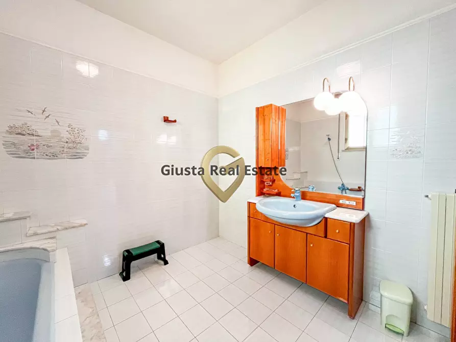 Immagine 34 di Villa in vendita  in Via Papa Giovanni XXIII a San Pietro Vernotico