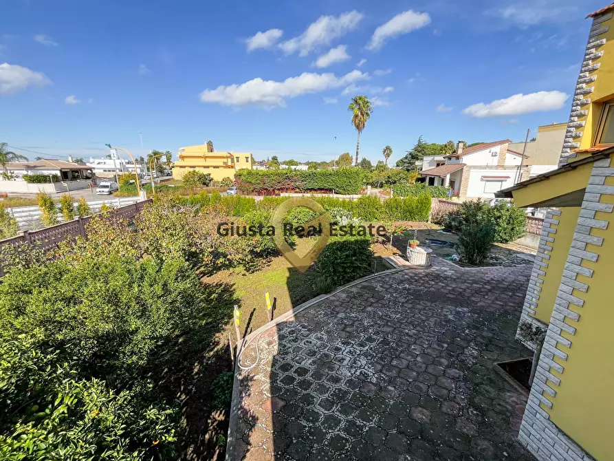 Immagine 37 di Villa in vendita  in Via Papa Giovanni XXIII a San Pietro Vernotico