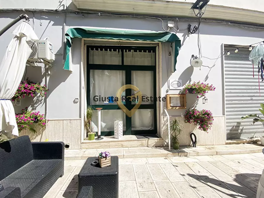 Immagine 3 di Locale commerciale in vendita  in Via Beccaria 2 a San Pietro Vernotico