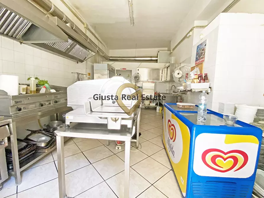 Immagine 14 di Locale commerciale in vendita  in Via Beccaria 2 a San Pietro Vernotico
