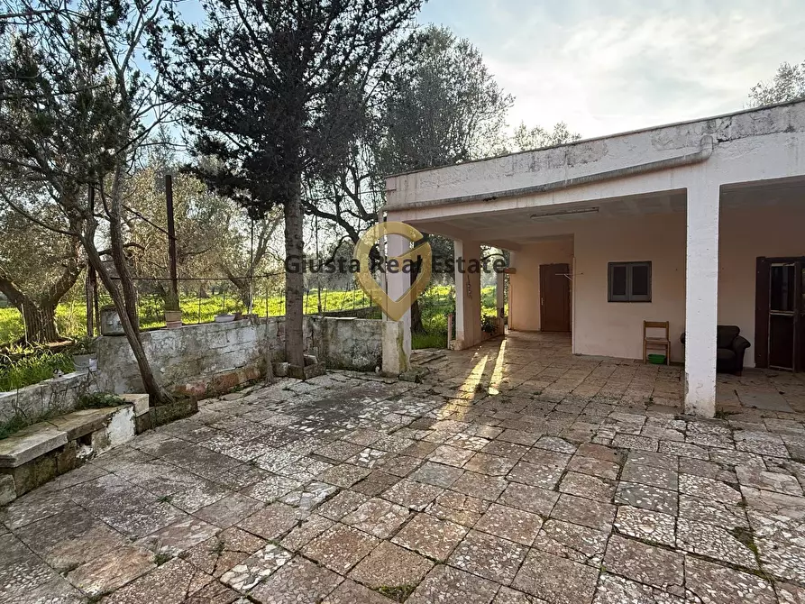 Immagine 8 di Villa in vendita  in contrada specchia 3 a Latiano