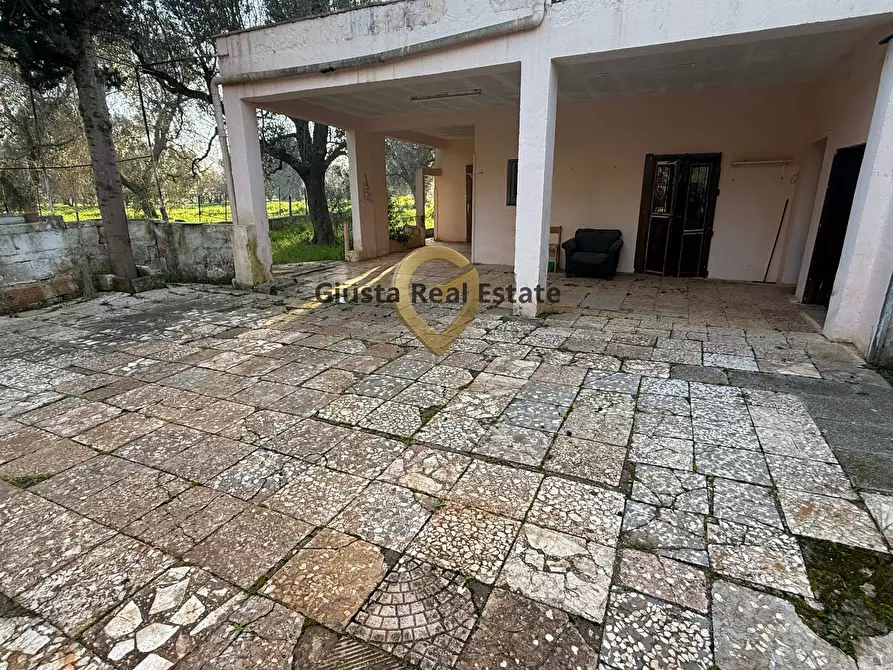 Immagine 2 di Villa in vendita  in contrada specchia 3 a Latiano