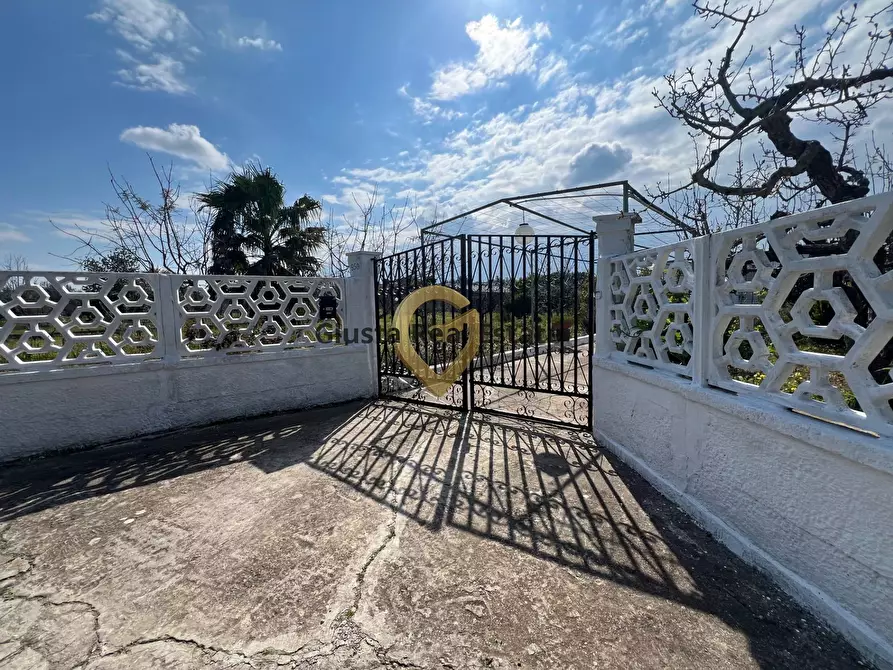 Immagine 5 di Villa in vendita  in Contrada Pacchiano-Capinere 850 a Mesagne