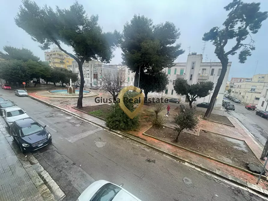 Immagine 1 di Appartamento in vendita  in Piazza del salento 5 a Brindisi