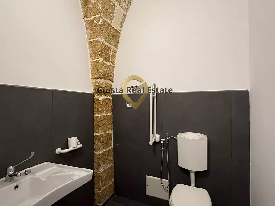 Immagine 9 di Attività commerciale in vendita  in Via Torre Santa Susanna 84 a Mesagne