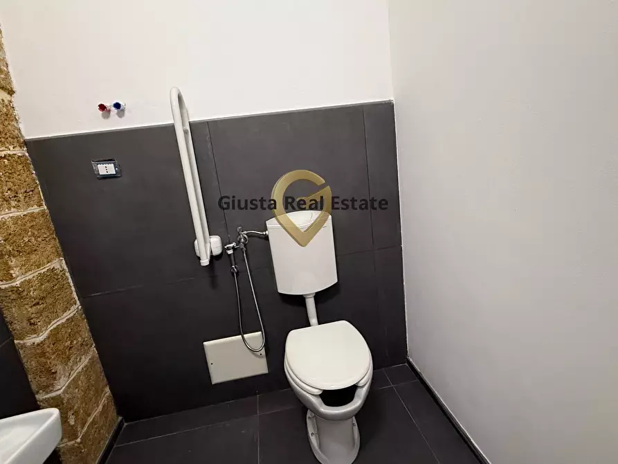 Immagine 11 di Attività commerciale in vendita  in Via Torre Santa Susanna 84 a Mesagne