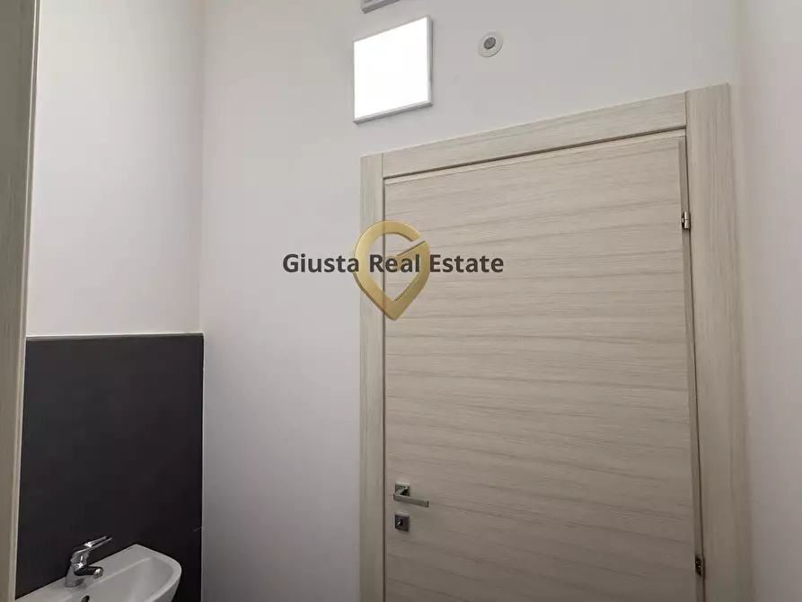 Immagine 12 di Attività commerciale in vendita  in Via Torre Santa Susanna 84 a Mesagne