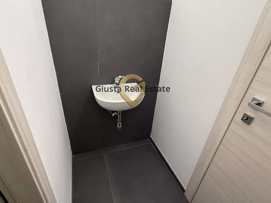 Immagine 14 di Attività commerciale in vendita  in Via Torre Santa Susanna 84 a Mesagne