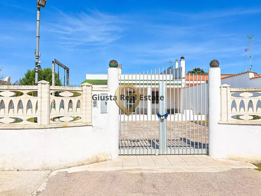 Immagine 1 di Villa in vendita  in Via Gemelli 22 a Brindisi