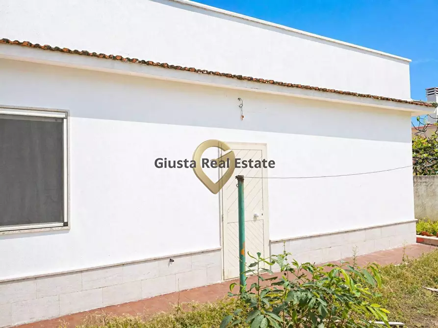 Immagine 2 di Villa in vendita  in Via Gemelli 22 a Brindisi