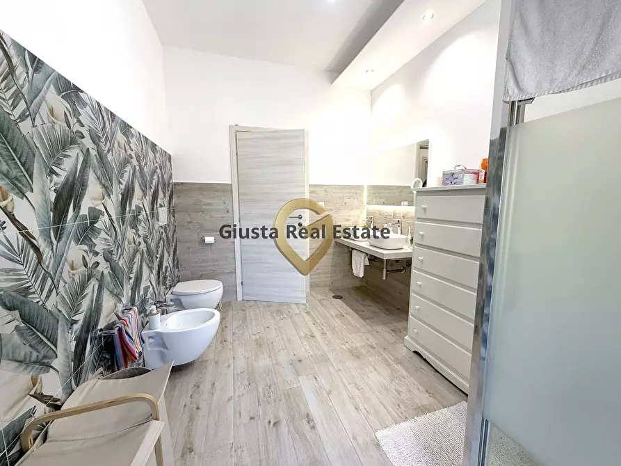 Immagine 17 di Appartamento in vendita  in Piazza Giorgio Morandi 2 a Brindisi