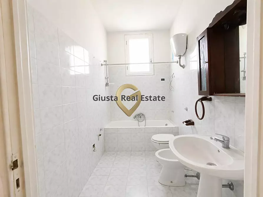 Immagine 10 di Appartamento in vendita  in Via Don Giovanni Minzoni 39/41 a Brindisi