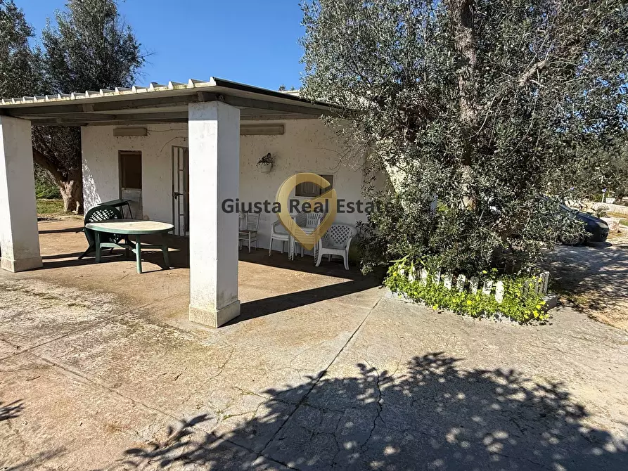 Immagine 1 di Villa in vendita  in Contrada Tanusci a Latiano
