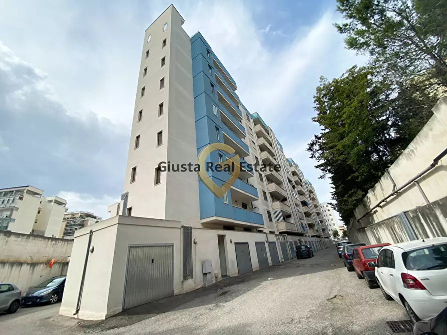 Immagine 3 di Appartamento in vendita  in via del lavoro 21 a Brindisi