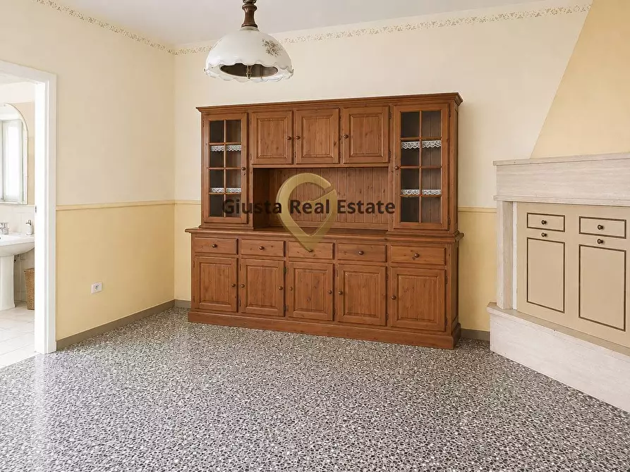 Immagine 7 di Casa indipendente in vendita  in Via Caduti In Guerra 126 a Latiano