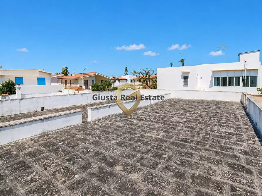 Immagine 18 di Villa in vendita  in Via Mascagni 25 a Brindisi