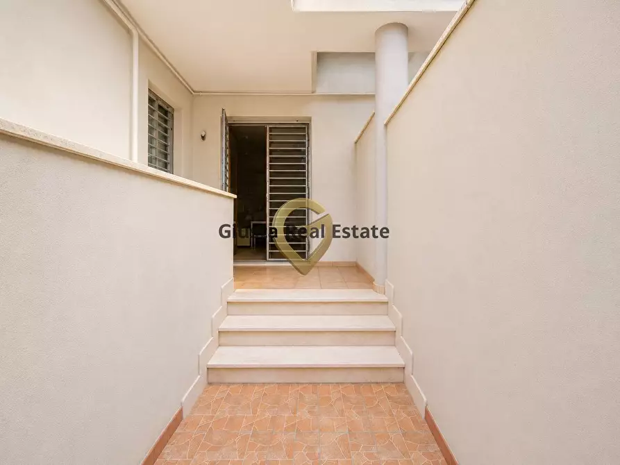 Immagine 1 di Appartamento in vendita  in Via Santa Rita da Cascia 1 a Mesagne