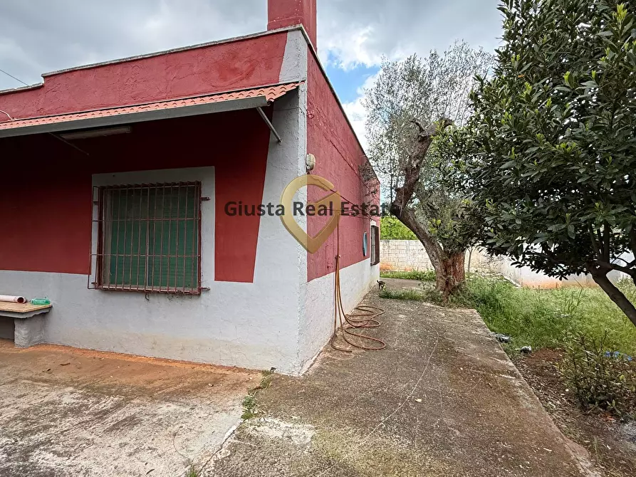 Immagine 1 di Villa in vendita  in Contrada Specchia a Latiano