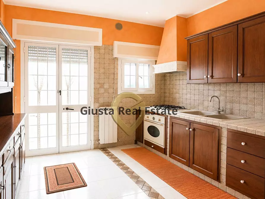 Immagine 11 di Casa semindipendente in vendita  in Via Filippo Turati 33 a Cellino San Marco