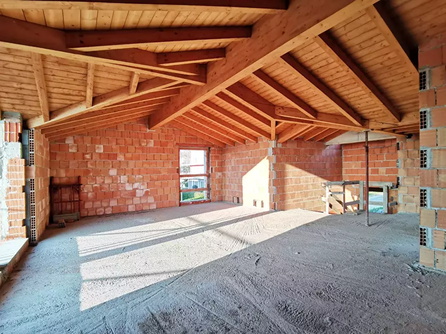 Immagine 25 di Villa in vendita  a Gavirate