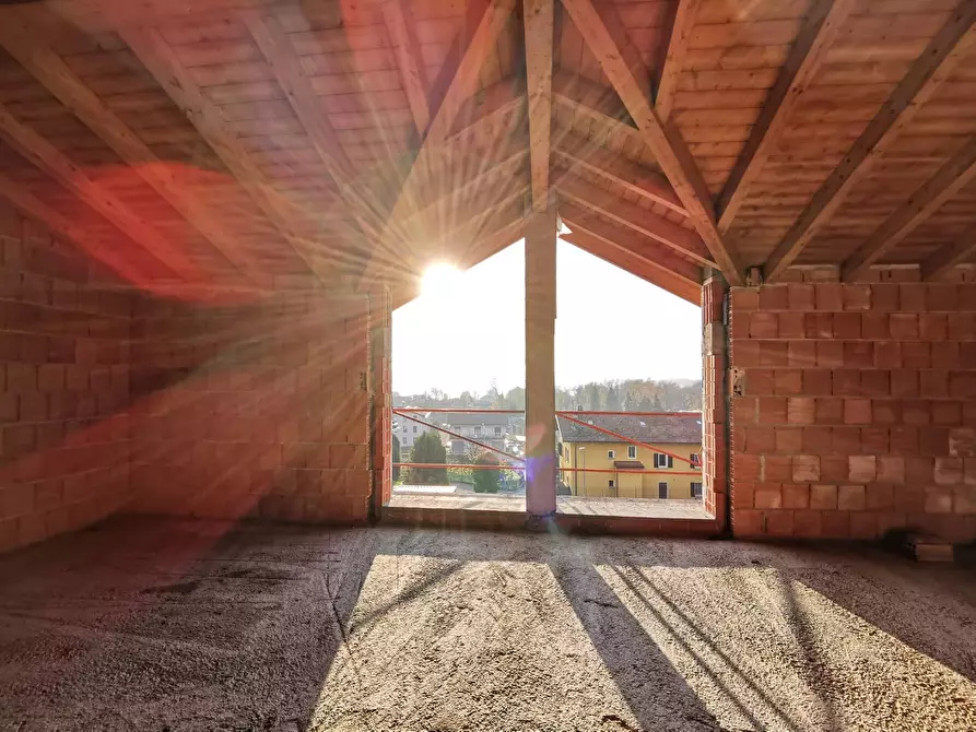 Immagine 26 di Villa in vendita  a Gavirate