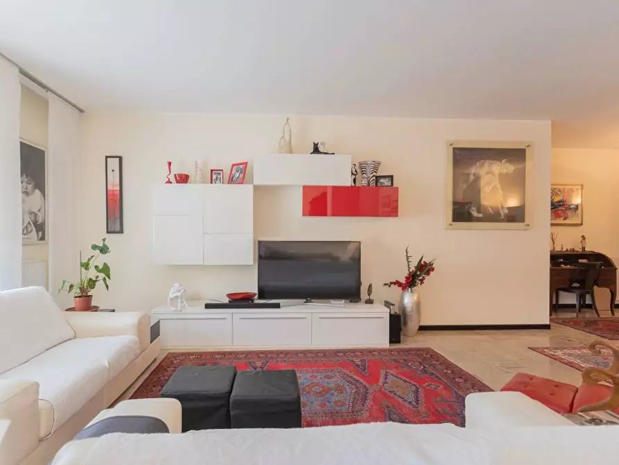 Immagine 1 di Appartamento in vendita  in Via Cairoli 5 a Varese