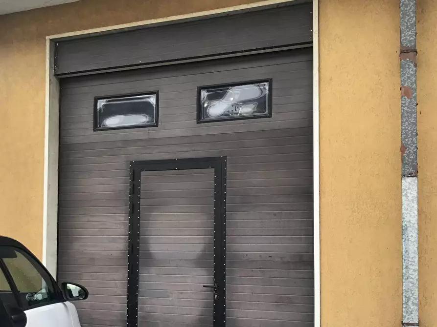 Immagine 2 di Capannone industriale in vendita  in Via Gozzi a Varese