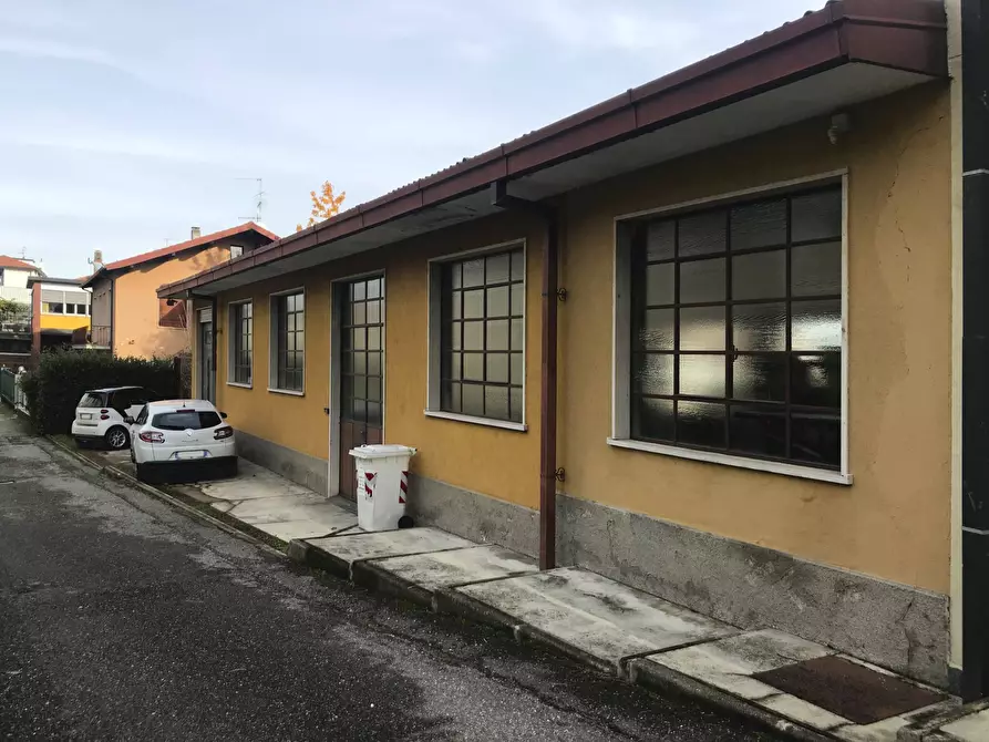 Immagine 4 di Capannone industriale in vendita  in Via Gozzi a Varese